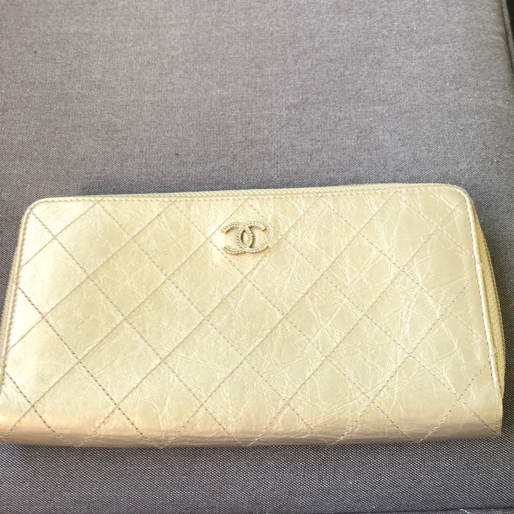 Chanel auth  folded wallet